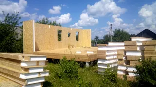 Haus 70 m², Projekt „Finnisch 70“, Siedlung Kolobovo: Wandmontage