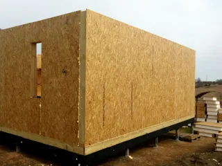 House based on the “Zefir” design, Fedchikha village: wall assembly
