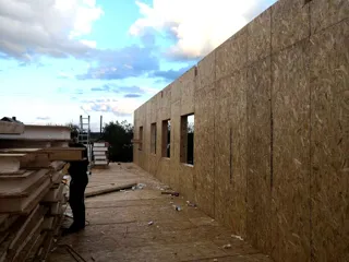 Custom-design house, Arkhangelsk Region: wall assembly