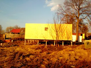 Haus nach Projekt „Mistika - E2.8“, Dorf Kurdumovo: Wandmontage