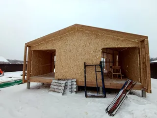 Haus nach Projekt „Barnhouse 76.3“, Dorf Konokhovo: Wandmontage