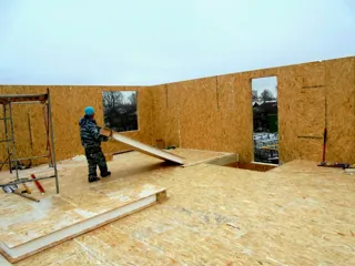 Haus nach Projekt „Slawjanka“, Ivanovo: Wandmontage