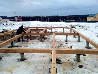 Banja, Projekt „Florida“, Dorf Balabanovo: Fundament und Bodenrahmen