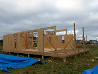 “Barnhouse 76.1” projesine göre ev, Strelnikovo köyü: duvar montajı