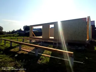 Haus nach individuellem Entwurf, Dorf Aprakisino: Wandmontage