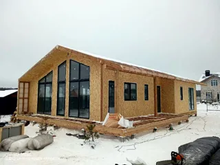 Haus nach individuellem Entwurf, Dorf Kukarino: Fenster und Türen