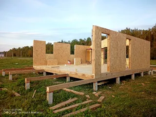 Haus nach Projekt „Barnhouse 65“, Dorf Kryukovo: Wandmontage