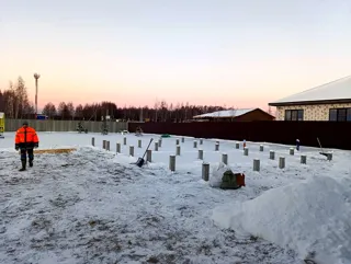 Haus nach Projekt „Barnhouse 76.3“, Dorf Konokhovo: Fundament und Grundrahmen