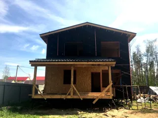 Haus nach Projekt „Orléans“, Gebiet Moskau: Fassadenverkleidung
