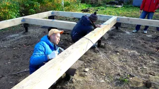 Haus nach Projekt „Solo“, Siedlung Vichuga: Fundament und Grundrahmen