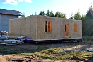 Haus nach Projekt „Sokol - 2“, Dorf Krivtsovo: Wandmontage