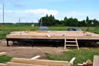 Haus nach Projekt „Bayern 193.54“, Pereslavl-Zalesskiy: Fundament und Grundrahmen
