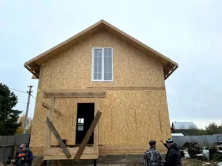 107 m² house built to a custom design, Shuya: roofing