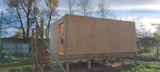 Дачный дом из SIP-панелей, Иваново: стены первого этажа — торец