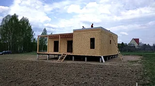 Haus nach Projekt „Mistika - E2.8“, Dorf Novoe: Wandmontage