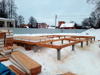 Haus nach individuellem Entwurf, Dorf Yakovlevskoe: Boden aus SIP-Paneelen auf Höhe 0