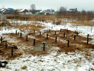 Haus nach Projekt „Radoniza“, Dorf Kadnikovo: Fundament und Grundrahmen