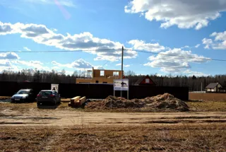 Haus nach Projekt „Slawjanka mini + Garage“, Siedlung Tunoshna: Wandmontage