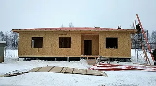 Eingeschossiges Haus nach Projekt „Sabawa“, Dorf Dyakovo: Decke und Dachstuhl
