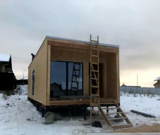 “Ochag” projesine göre ev, Sokolovo köyü: duvar montajı