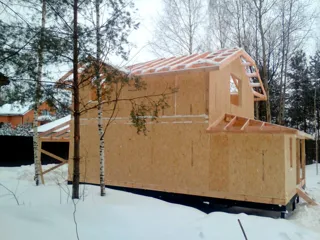 Haus nach individuellem Entwurf, Dorf Kudinovo: zweites Obergeschoss und Dachgeschoss