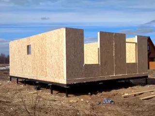 House based on the “Votchina” design, Gubachevo village: wall assembly