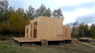 Haus nach Projekt „Grafit“, Siedlung Lyubashino: Wandmontage
