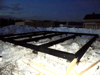 Haus nach Projekt „Sefir“, Dorf Kadnikovo: Fundament und Grundrahmen