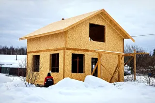 Custom-design house, Kostroma Region: roofing