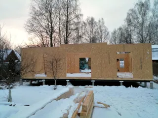 Haus nach Projekt „Randevu - E2.8“, Dorf Ivanteevka: Wandmontage