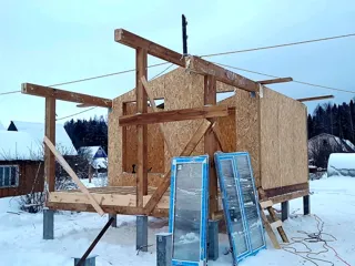 Haus 24 m², Projekt „Nezhnost 3“, SNT „Kolos“: Wandmontage