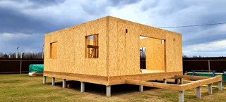 Haus nach Projekt „Jessentuki 8x8“, Gebiet Iwanowo: Wandmontage