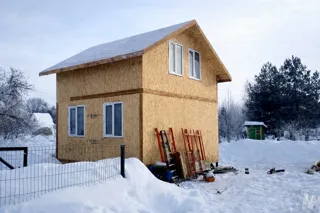 Custom-design house, Kostroma Region: roofing
