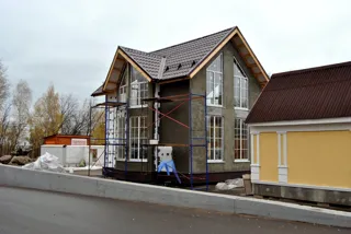 Haus nach Projekt „Musterhaus“, Yaroslavl: Fassadenverkleidung