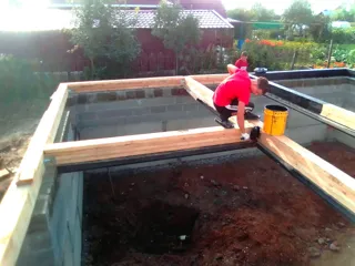 Haus nach Projekt „Majak“, Kineshma: Fundament und Grundrahmen