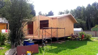 Haus nach individuellem Entwurf, Gartengemeinschaft SNT „Sarja“: Wandmontage