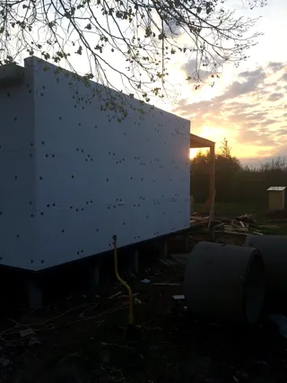 Haus nach Projekt „Mistika - E2.8“, Dorf Kurdumovo: Fassadenverkleidung