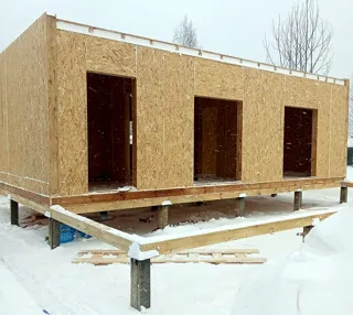 Haus 70 m², individuelles Projekt, SNT „Rjabinka“: Wandmontage