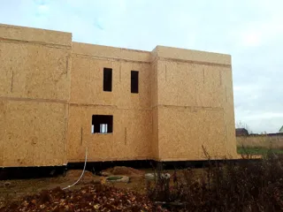 Haus nach Projekt „Grafit“, Siedlung Lyubashino: Wandmontage