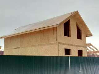 “Dorofeyevo” projesine göre ev, Synkovo köyü: ikinci kat ve çatı katı