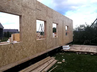 Custom-design house, Arkhangelsk Region: wall assembly