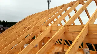 Haus nach individuellem Entwurf, Dorf Novo-Talitsy: Dach