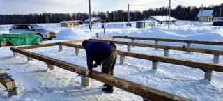 Haus nach individuellem Projekt, KP „Saretsche“: Fundament und Grundrahmen