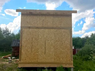 Ferienhaus nach Projekt „Kleines Ferienhaus“, SNT „Nadeschda-5“: Montage des Hausbausatzes