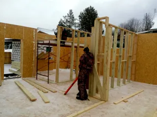 Haus nach Projekt „Utes“, Dorf Sukhanikha: Wandmontage