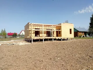 Haus nach Projekt „Mistika - E2.8“, Dorf Novoe: Wandmontage