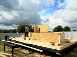 Haus nach Projekt „Bylina“, Gebiet Moskau: Wandmontage
