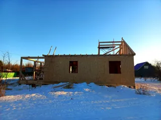 Haus 105 m² nach individuellem Projekt, Dorf Svingino: Wandmontage