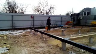 Haus nach Projekt „Barnhouse 76.1“, Gebiet Iwanowo: Fundament und Grundrahmen