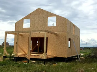 Haus nach Projekt „Jessentuki 8x8“, Siedlung Pervyy: Obergeschoss und Dachgeschoss